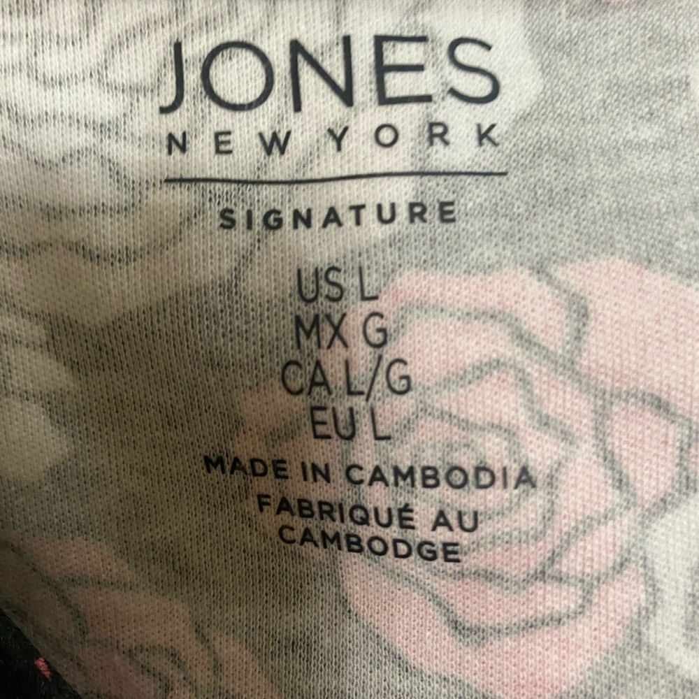 Jones New York Women's Floral skort and matching top.